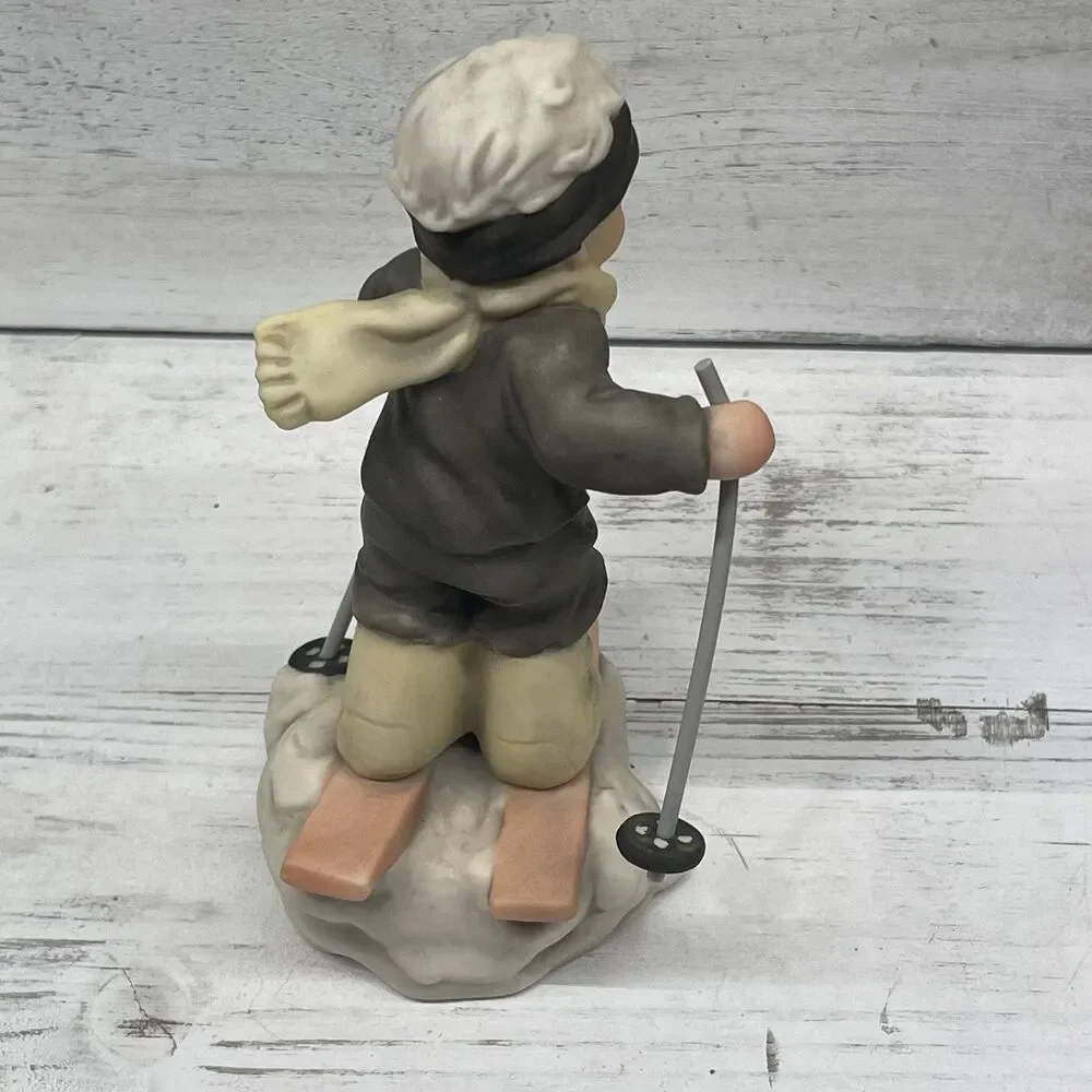1998 Enesco Pretty as a Picture Winter Mini Figurines 375896 375594 Kim Anderson